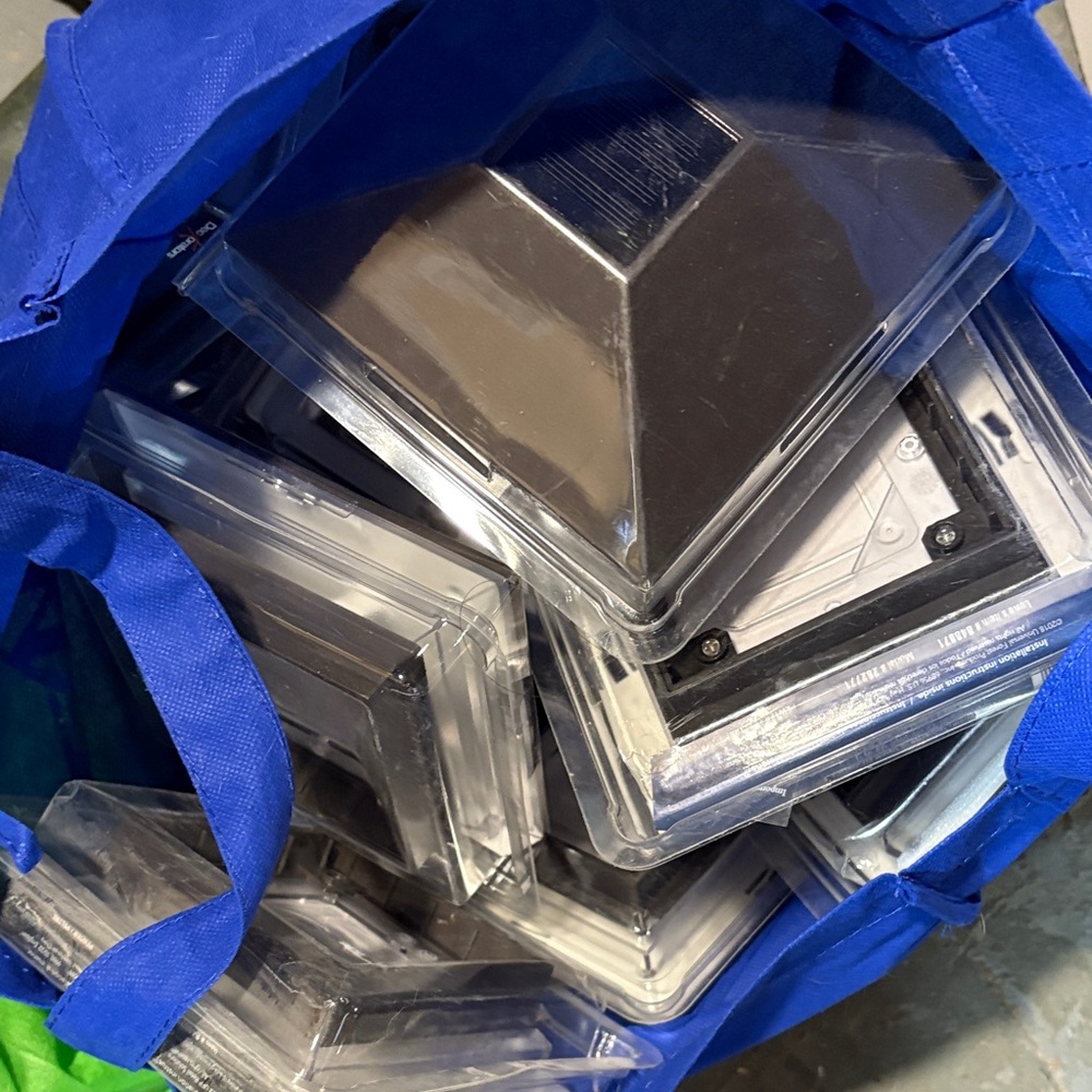 Backyard light - Picture 4 of 4